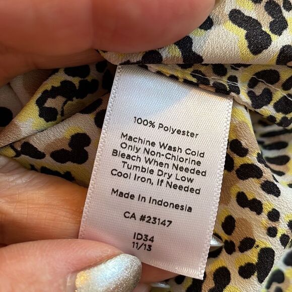 Talbots leopard print thin polyester button down long sleeved shirt - Picture 10 of 10